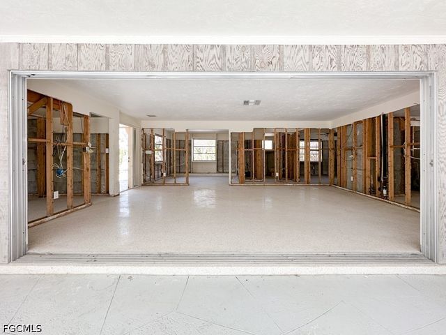 1314 Tahiti DR, Sanibel, FL 33957