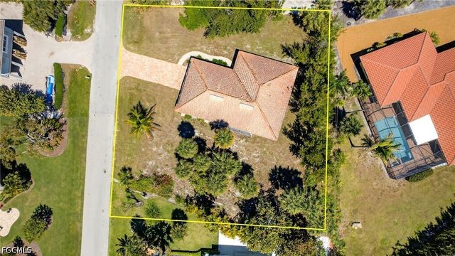 1314 Tahiti DR, Sanibel, FL 33957