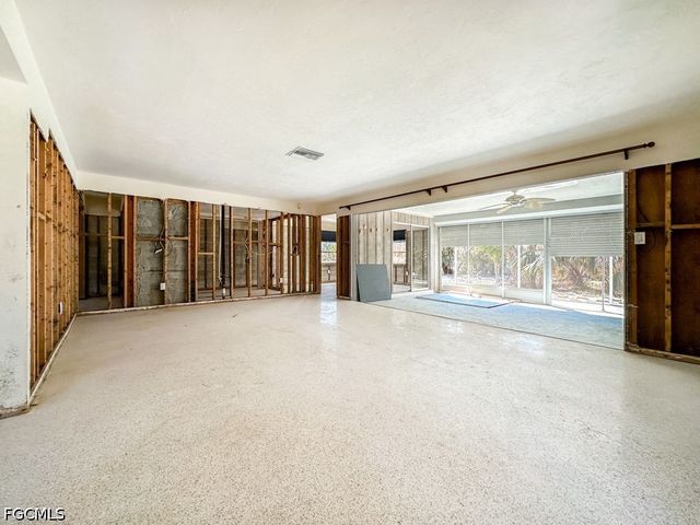 1314 Tahiti DR, Sanibel, FL 33957