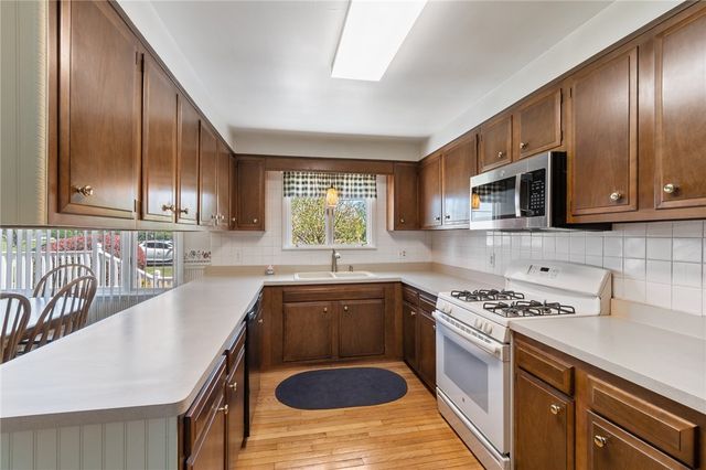 6075 Arbor Road, Ontario, NY 14519