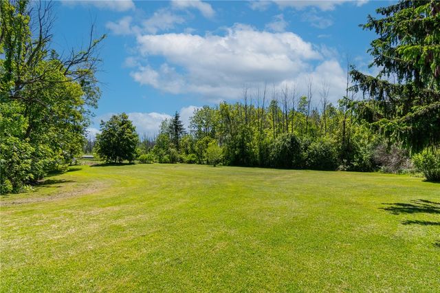6075 Arbor Road, Ontario, NY 14519