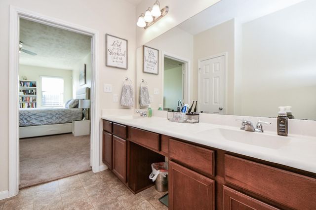 1915 Stieler Drive, Houston, TX 77049