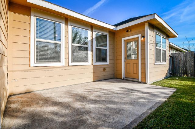 1915 Stieler Drive, Houston, TX 77049