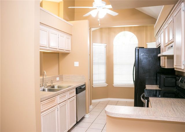 4630 Willowick Dr, Corpus Christi, TX 78413
