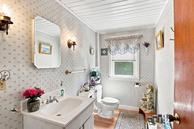11 Kimball Rd, Methuen, MA 01844