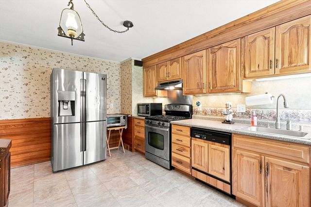 11 Kimball Rd, Methuen, MA 01844