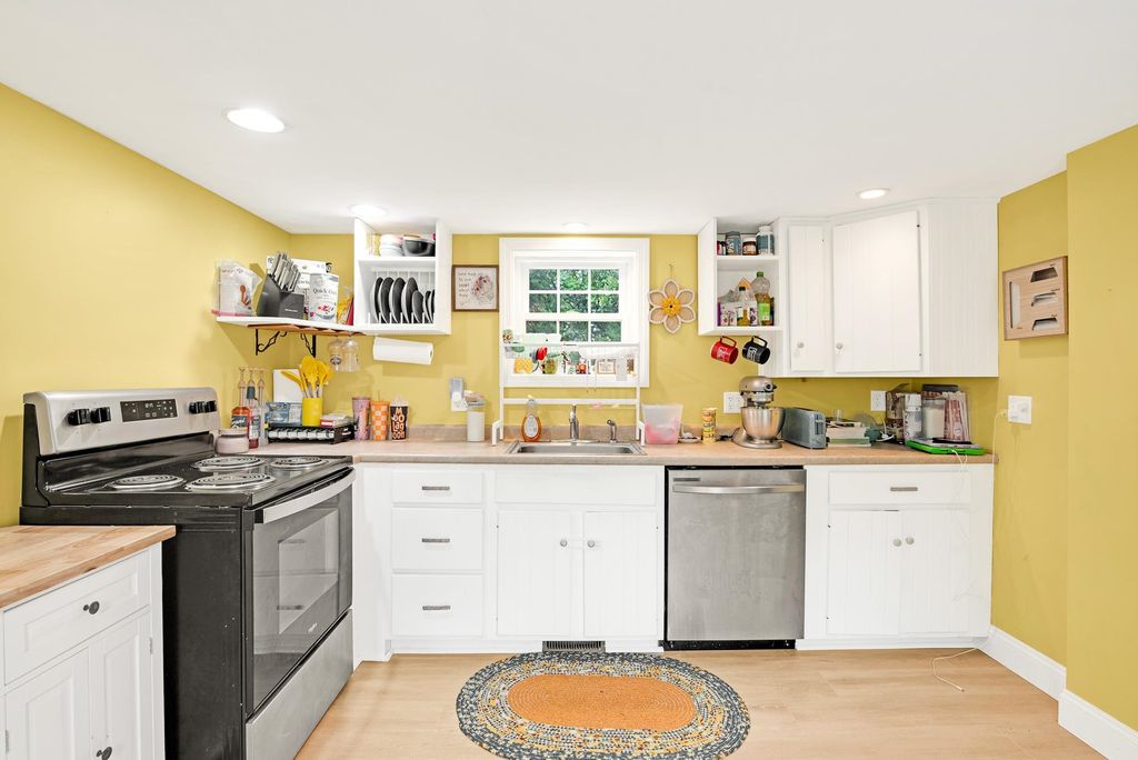 191 Main Street, Alton, NH 03809