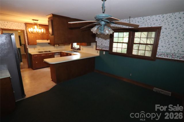 607 Willow Lane, Harrisburg, NC 28075