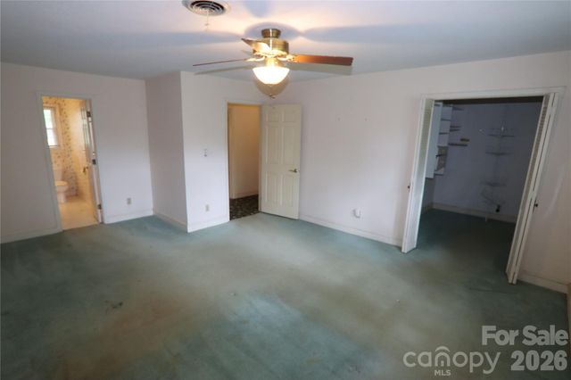 607 Willow Lane, Harrisburg, NC 28075