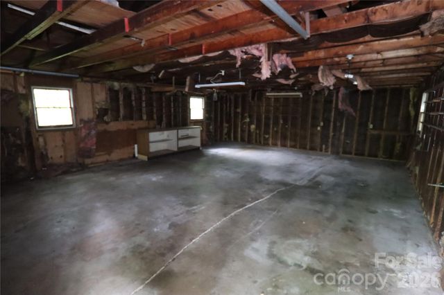 607 Willow Lane, Harrisburg, NC 28075