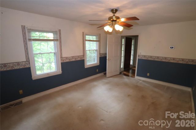 607 Willow Lane, Harrisburg, NC 28075