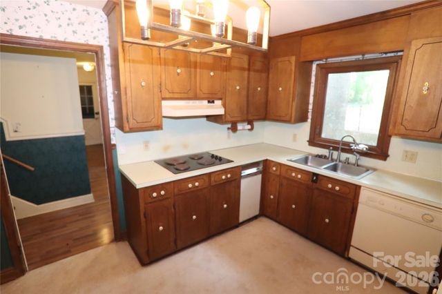 607 Willow Lane, Harrisburg, NC 28075