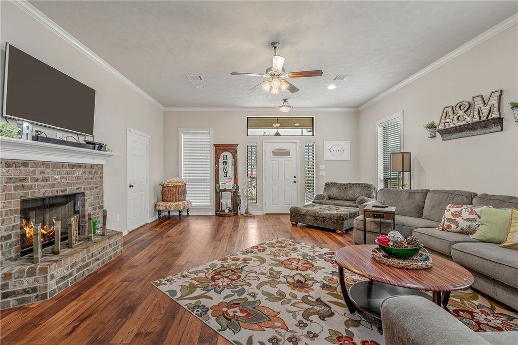 918 Dove Landing Drive, College Station, TX 77845 — exterior