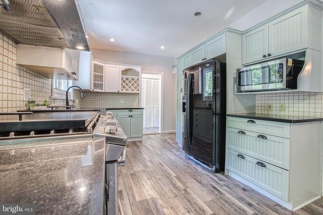 1750 NEW HOLLAND PIKE, Lancaster, PA 17601