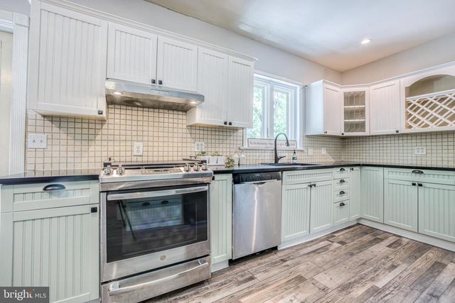 1750 NEW HOLLAND PIKE, Lancaster, PA 17601