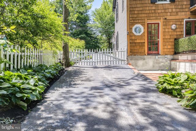 1750 NEW HOLLAND PIKE, Lancaster, PA 17601