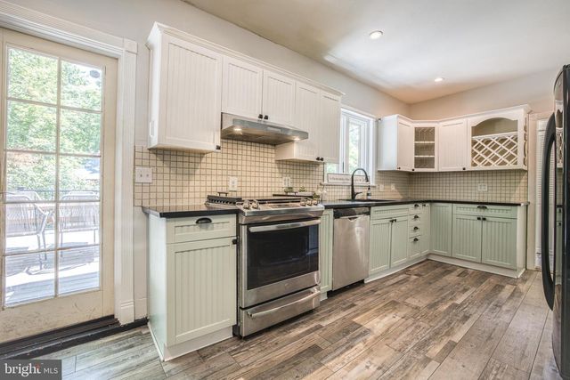 1750 NEW HOLLAND PIKE, Lancaster, PA 17601