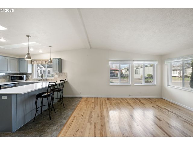 3355 N DELTA Hwy 160, Eugene, OR 97408