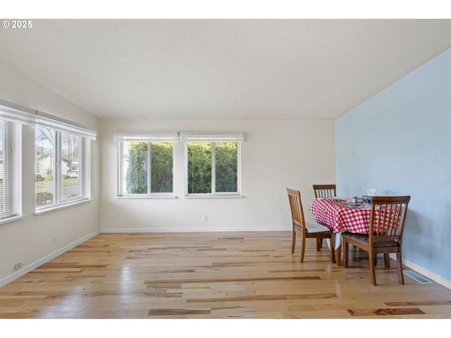 3355 N DELTA Hwy 160, Eugene, OR 97408