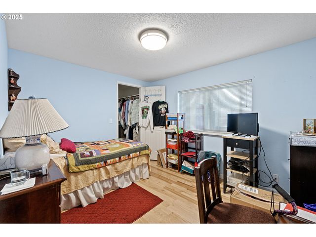 3355 N DELTA Hwy 160, Eugene, OR 97408