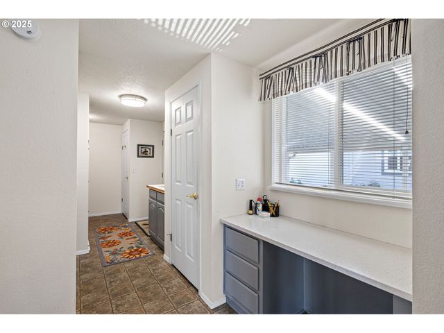 3355 N DELTA Hwy 160, Eugene, OR 97408