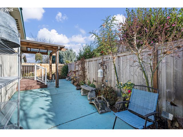 3355 N DELTA Hwy 160, Eugene, OR 97408