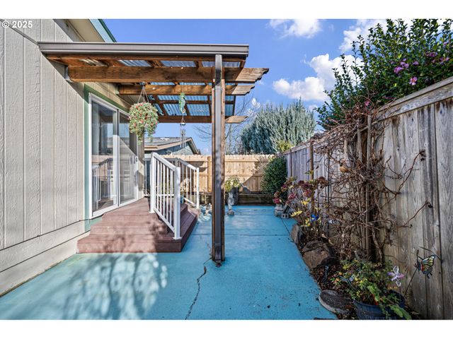 3355 N DELTA Hwy 160, Eugene, OR 97408