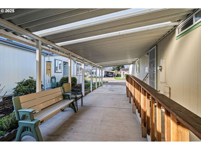 3355 N DELTA Hwy 160, Eugene, OR 97408