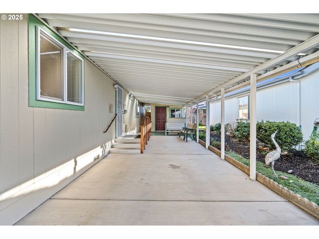 3355 N DELTA Hwy 160, Eugene, OR 97408