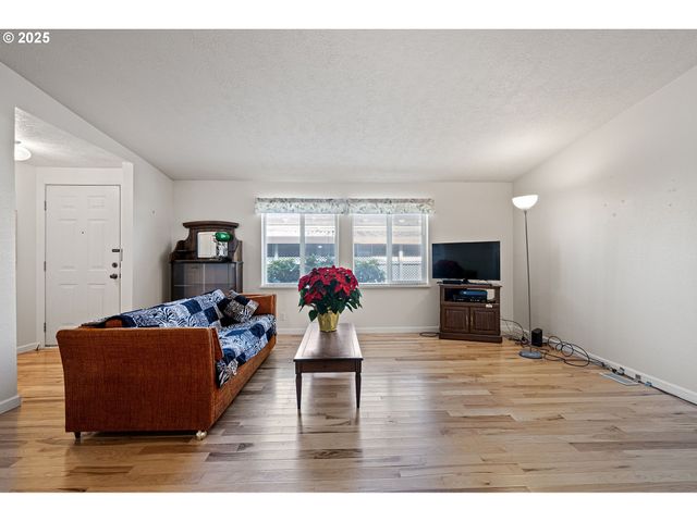 3355 N DELTA Hwy 160, Eugene, OR 97408