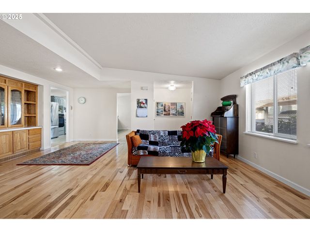 3355 N DELTA Hwy 160, Eugene, OR 97408