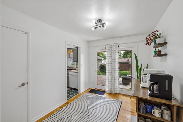3506 Lindlavista Way, Des Moines, IA 50310