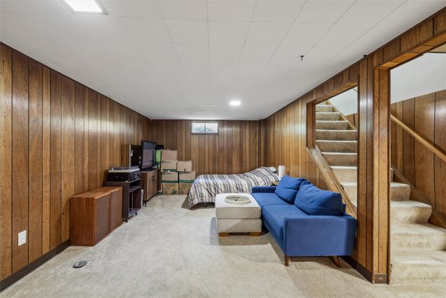3506 Lindlavista Way, Des Moines, IA 50310