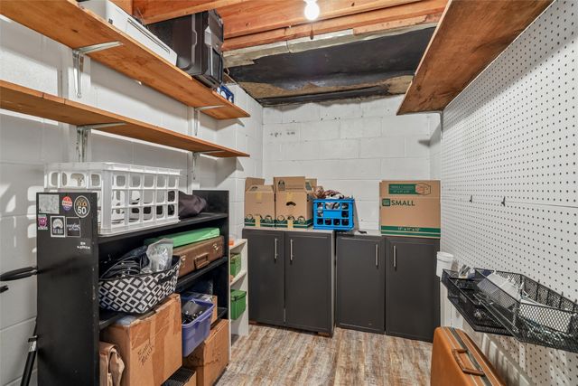 3506 Lindlavista Way, Des Moines, IA 50310