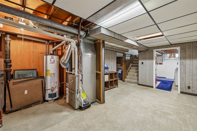3506 Lindlavista Way, Des Moines, IA 50310