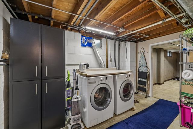 3506 Lindlavista Way, Des Moines, IA 50310