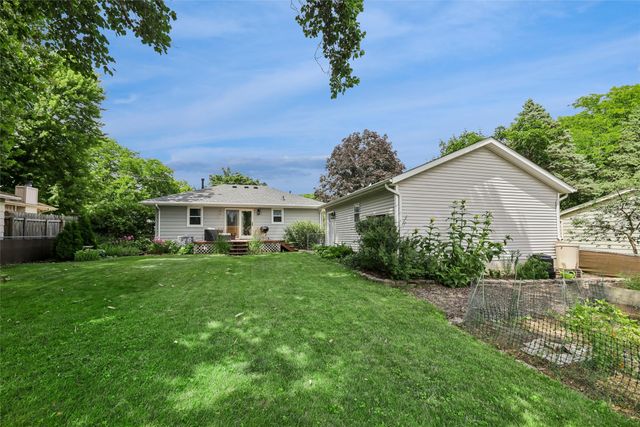3506 Lindlavista Way, Des Moines, IA 50310
