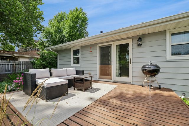 3506 Lindlavista Way, Des Moines, IA 50310