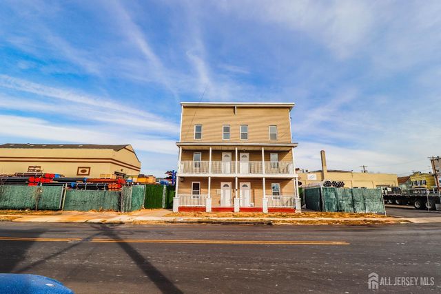 362 Market Street 3F, Perth Amboy, NJ 08861