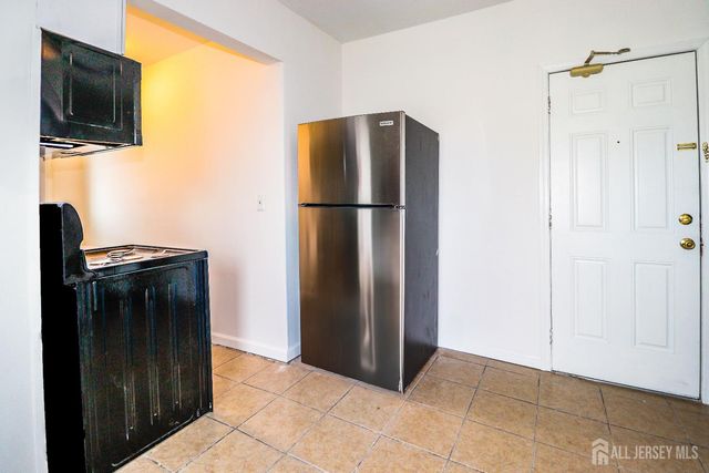 362 Market Street 3F, Perth Amboy, NJ 08861