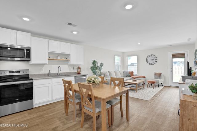 1014 Course Lane, Nakina, NC 28455