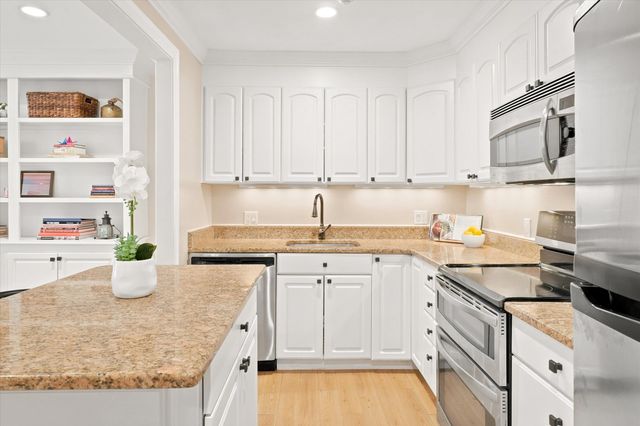 500 Northshore Rd 11A, Peabody, MA 01960