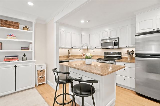 500 Northshore Rd 11A, Peabody, MA 01960
