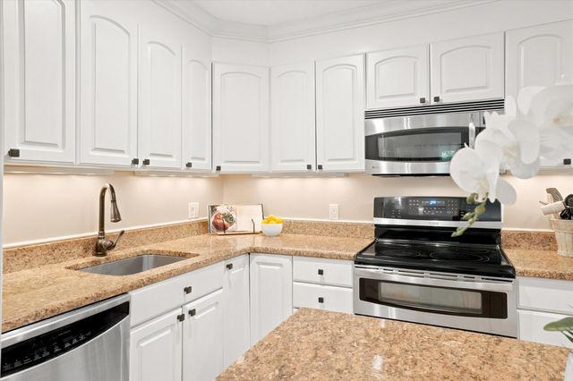 500 Northshore Rd 11A, Peabody, MA 01960