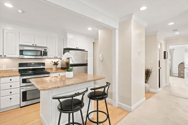 500 Northshore Rd 11A, Peabody, MA 01960