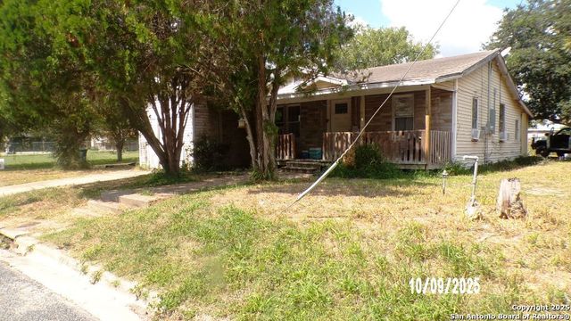 1000 W Clare, Beeville, TX 78102