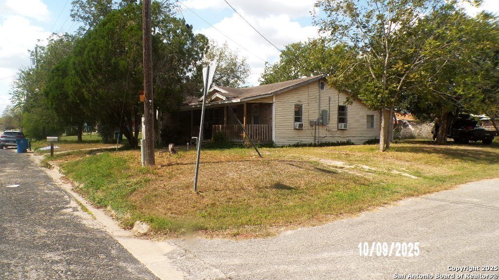 1000 W Clare, Beeville, TX 78102
