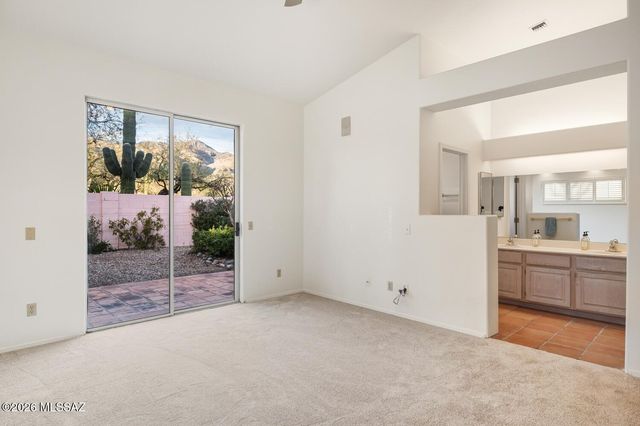 5590 N Waterfield Drive, Tucson, AZ 85750