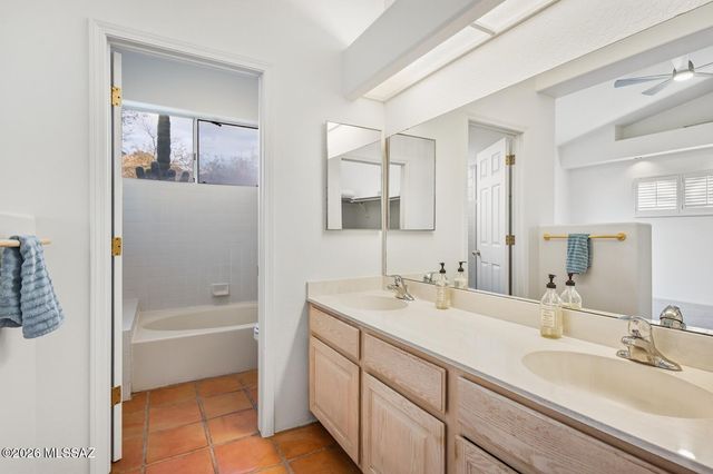 5590 N Waterfield Drive, Tucson, AZ 85750