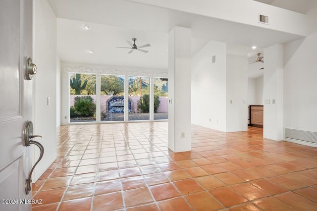 5590 N Waterfield Drive, Tucson, AZ 85750